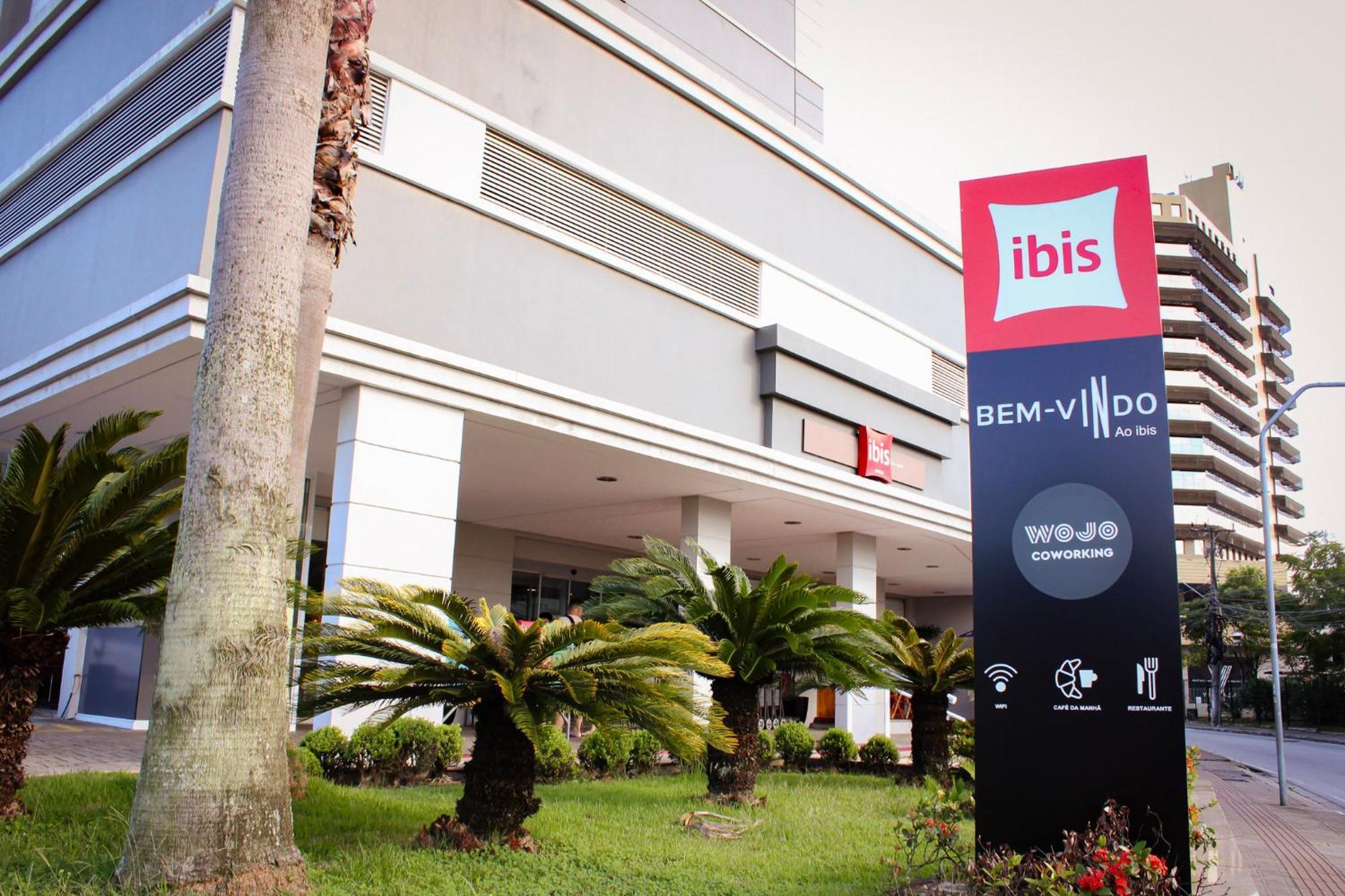 Ibis Sao Jose Hotel Exterior photo