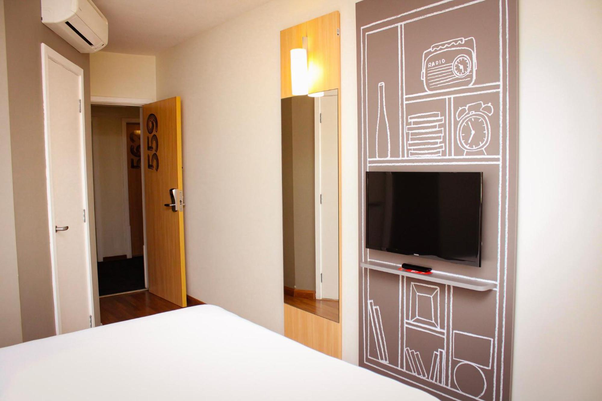 Ibis Sao Jose Hotel Exterior photo