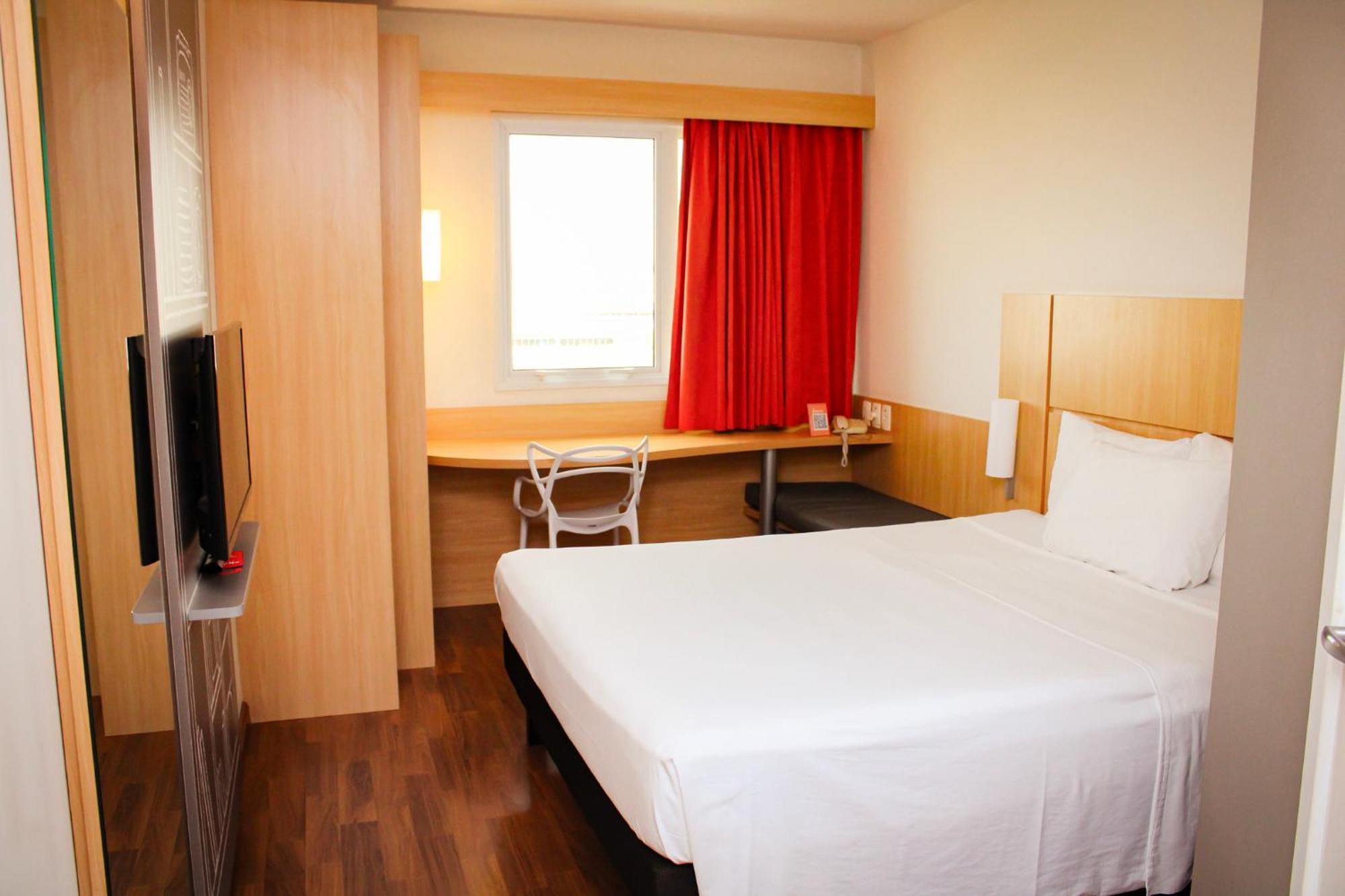 Ibis Sao Jose Hotel Exterior photo