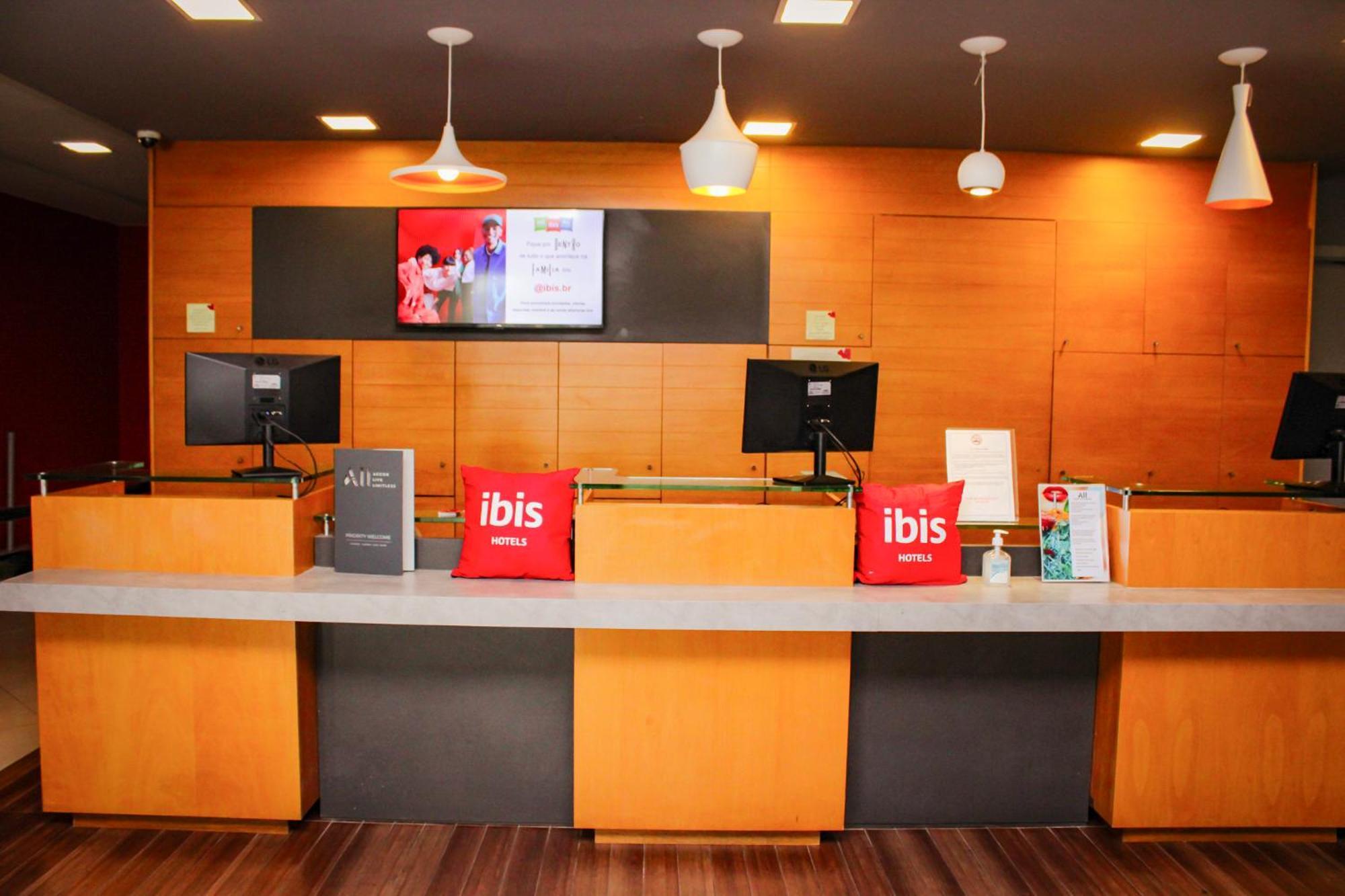 Ibis Sao Jose Hotel Exterior photo