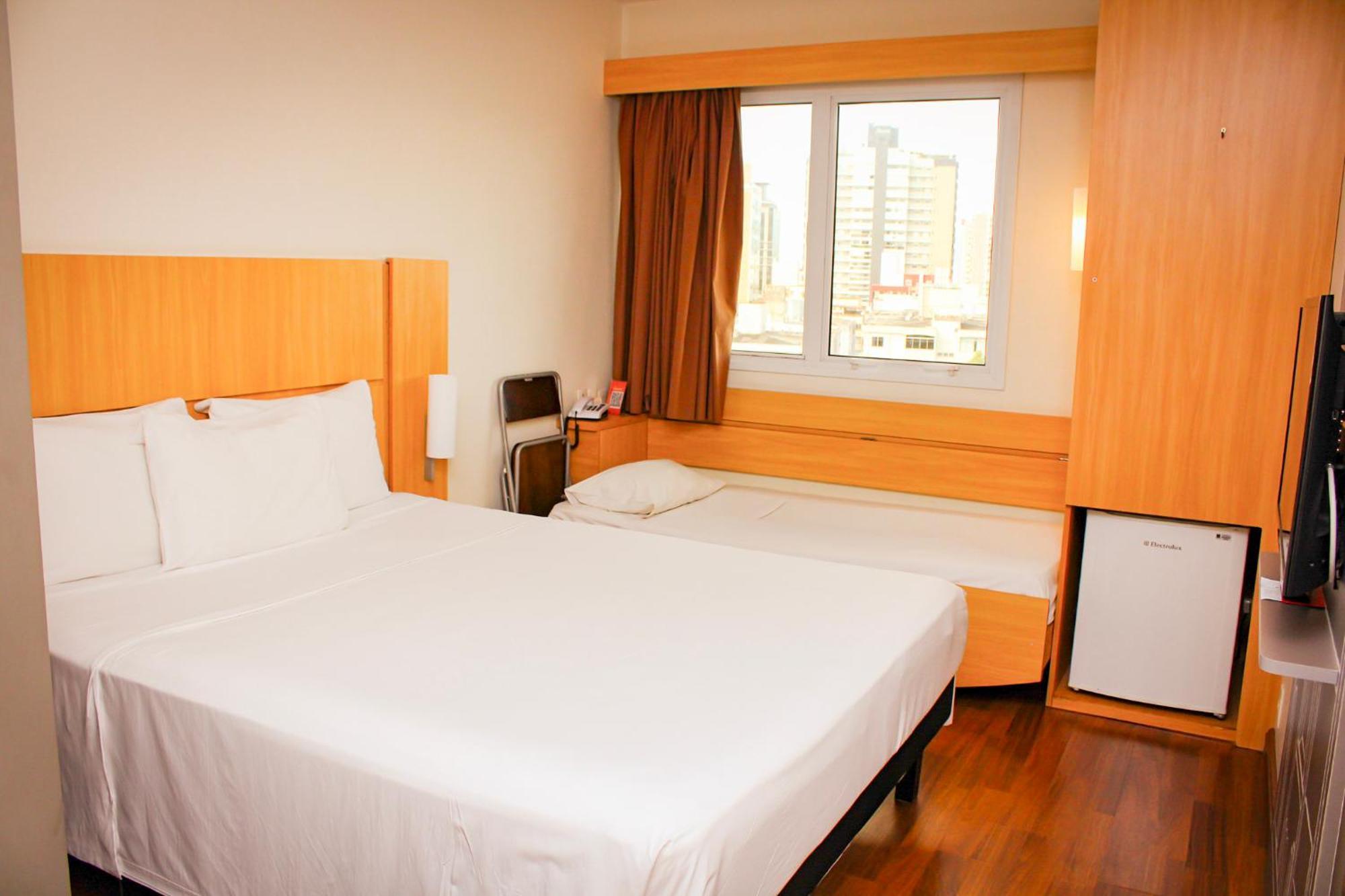 Ibis Sao Jose Hotel Exterior photo
