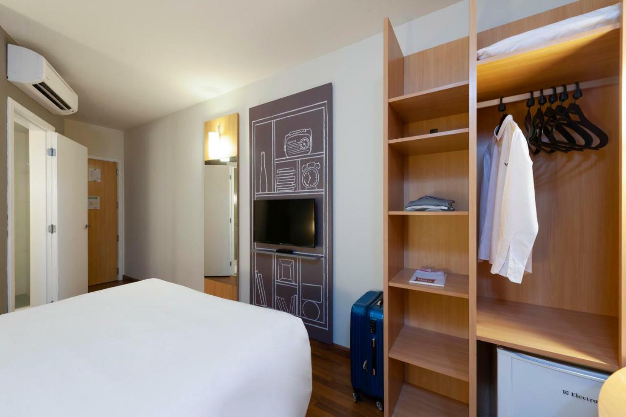 Ibis Sao Jose Hotel Exterior photo